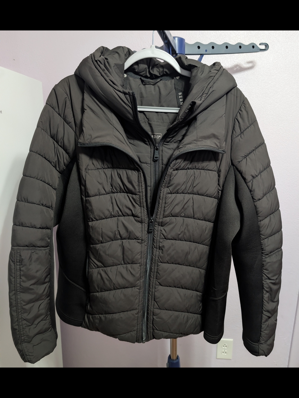 Bernardo Quilted Hooded Puffer Jacket in Charcoal